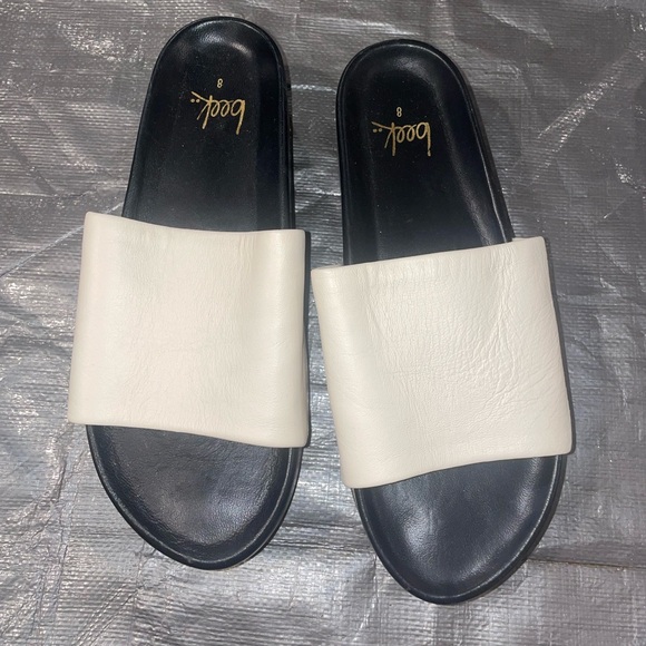 Beek Cream and Black Slide Sandals Minimalist Design - Picture 4 of 5